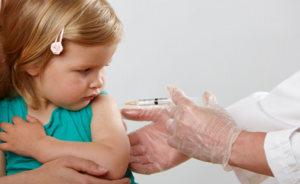 Необходимость в проведении детских прививок