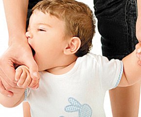 Ребенок кусается – каковы причины такого поведения?
